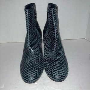 Able Women's Ankle Boots Snakeskin Black Leather Zipper Closer Size 8 1/2 M